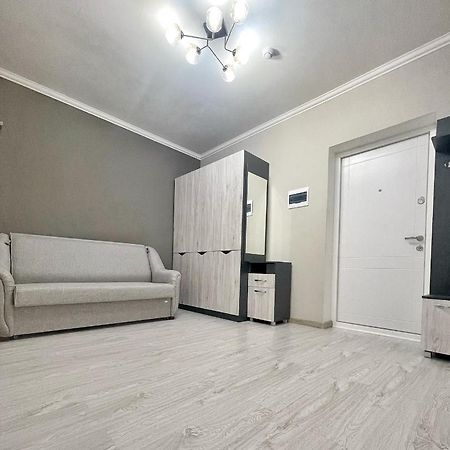Beautiful Apartment In Кишинев Екстериор снимка