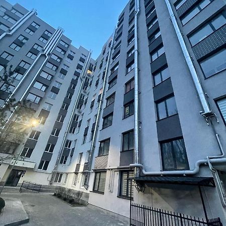 Beautiful Apartment In Кишинев Екстериор снимка