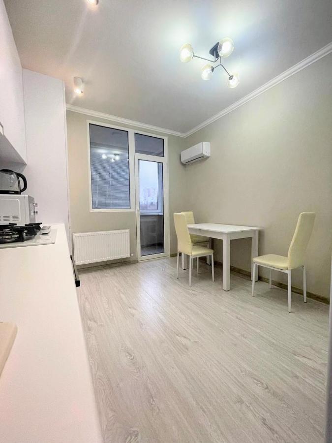 Beautiful Apartment In Кишинев Екстериор снимка