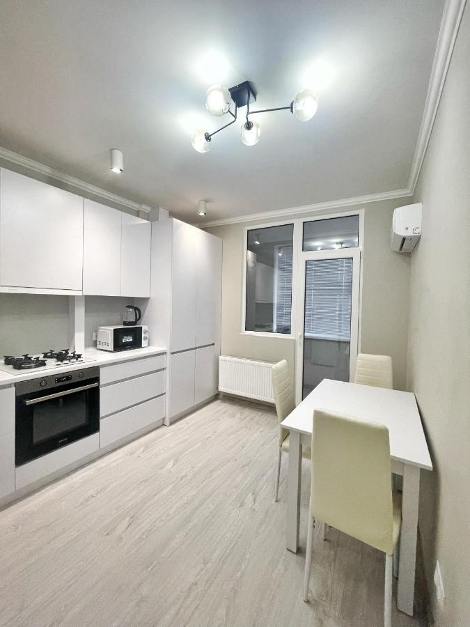Beautiful Apartment In Кишинев Екстериор снимка